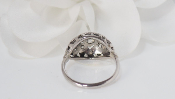 Bague Dôme En Or Blanc Et Platine, Sertie De Diamants