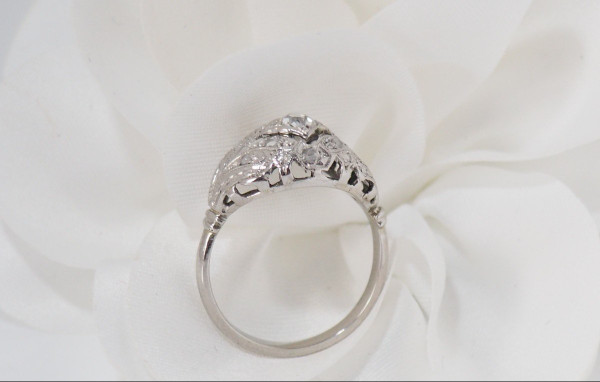 Bague Dôme En Or Blanc Et Platine, Sertie De Diamants