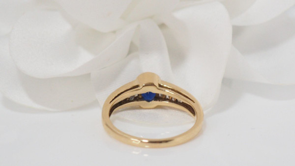 Bague En Or Jaune Saphir Ovale Et Diamants