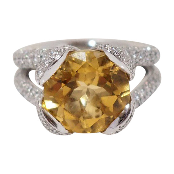 Ring aus Weißgold, Citrin und Diamanten