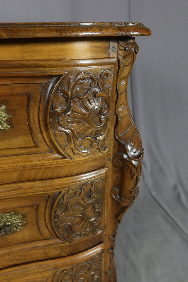 Commode Mazarine En Noyer XVIIIème siècle