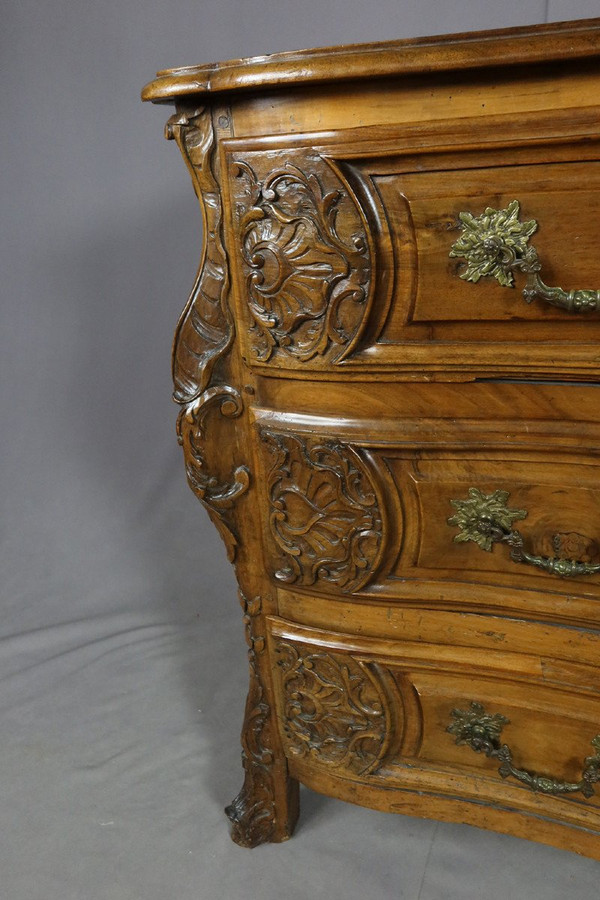 Commode Mazarine En Noyer XVIIIème siècle