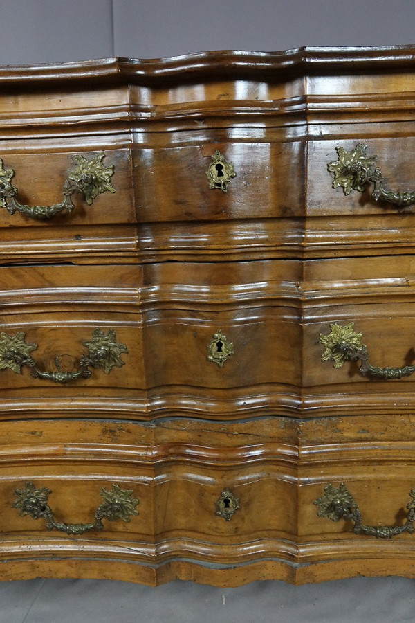 Commode Mazarine En Noyer XVIIIème siècle