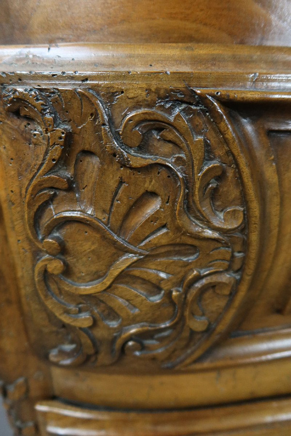 Commode Mazarine En Noyer XVIIIème siècle