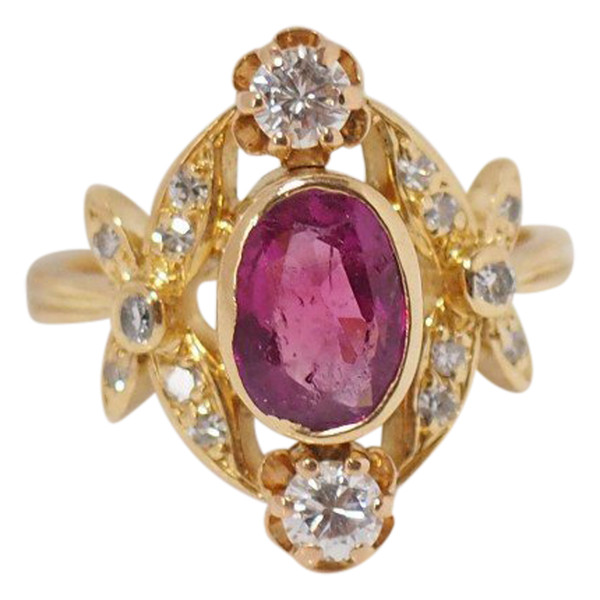 Bague Marquise  En Or Jaune, Rubis Et Diamants