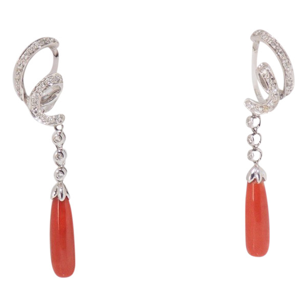 Pendants D'oreilles   En Or Blanc, Diamants Et Corail