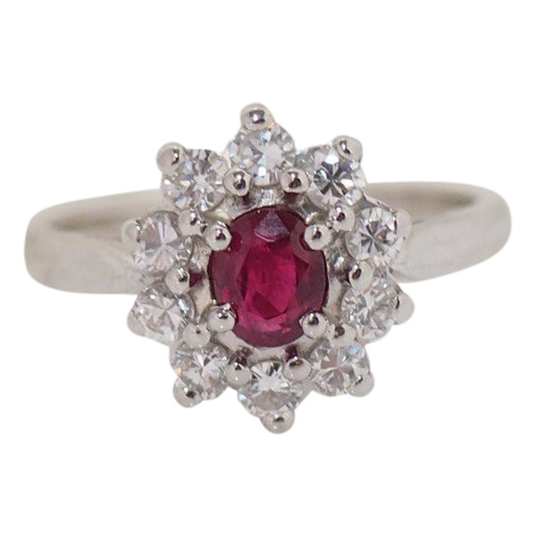 Margeritenring aus Weißgold, Rubin und Diamanten
