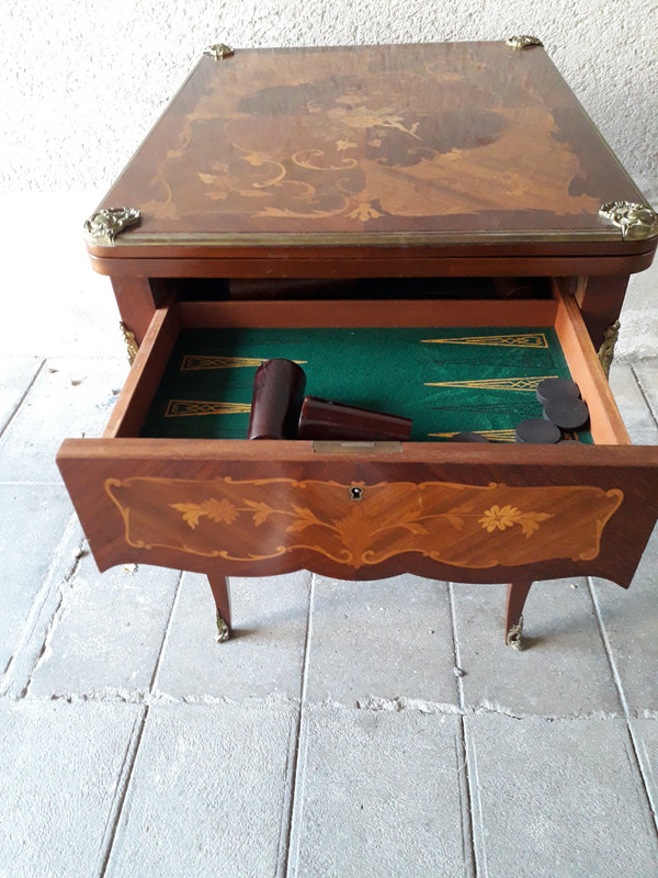 Table à jeux en marqueterie décor fleurs début 20ème