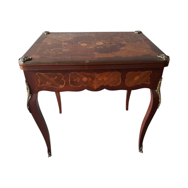 Table à jeux en marqueterie décor fleurs début 20ème