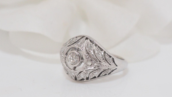 Anello Cupola In Oro Bianco E Platino Incastonato Con Rose