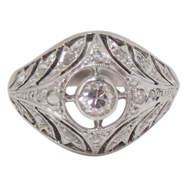 Anello Cupola In Oro Bianco E Platino Incastonato Con Rose