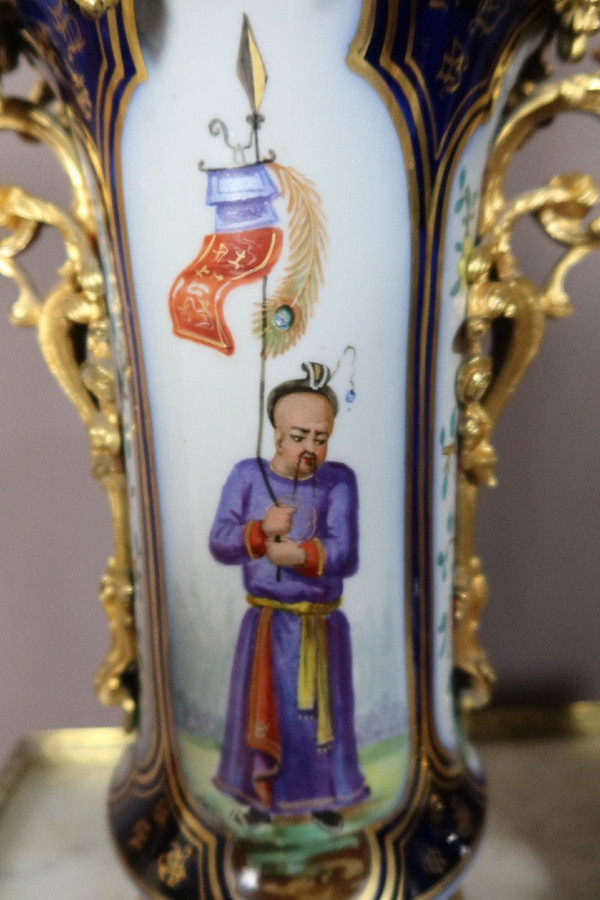 Paire De Lampes En Porcelaine de Bayeux  Et Bronze Doré XIXe siècle