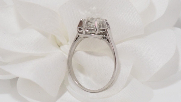 Anello Solitario Antico In Platino E Diamanti