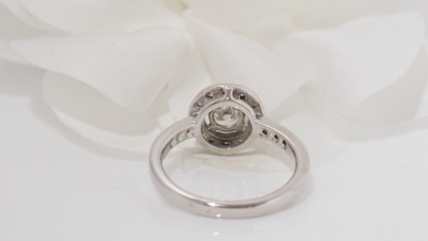 Anello in oro bianco e diamanti