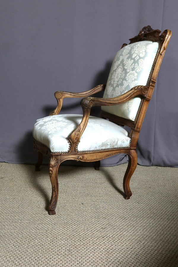 Fauteuils et chaises XIXe siècle En Noyer