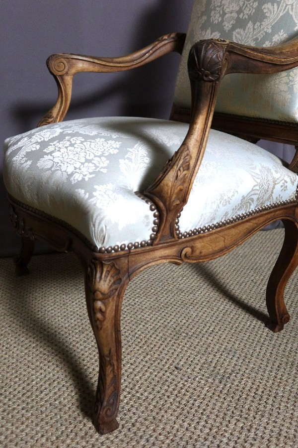 Fauteuils et chaises XIXe siècle En Noyer