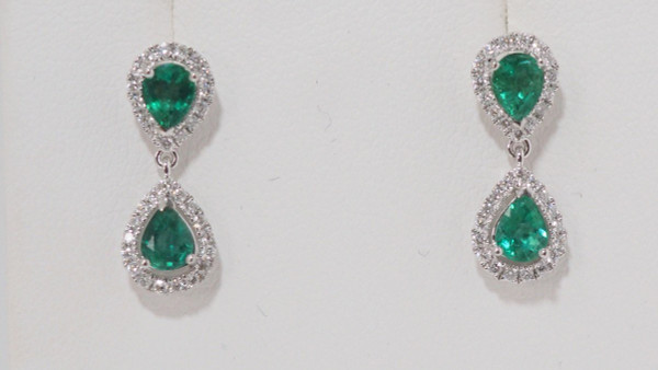 Paire De Pendants d'Oreille En Or Blanc, Emeraudes Et Diamants