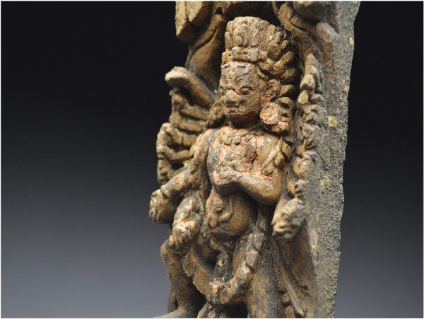 Népal, XVIème - XVIIème siècle, Petit élément d'architecture en bois représentant le dieu Shiva