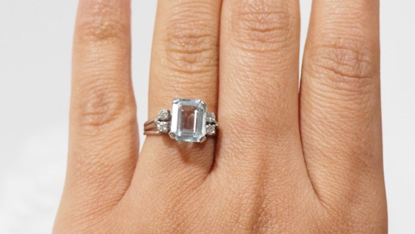 Anello bianco, acquamarina e diamanti