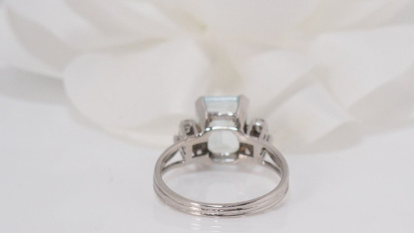 Anello bianco, acquamarina e diamanti