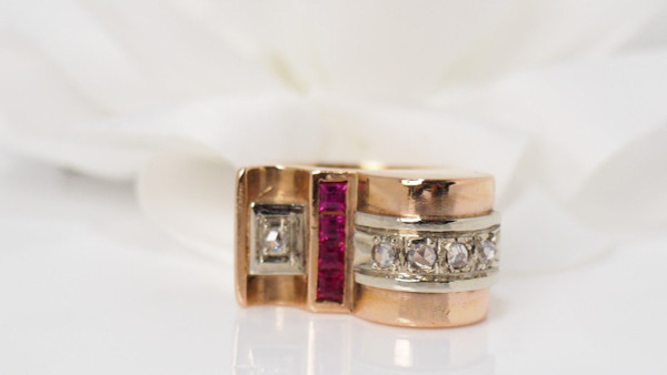 Tank Ring In Rosa, Pietre Rosse E Diamanti