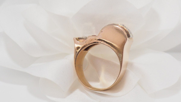 Tank Ring In Rosa, Pietre Rosse E Diamanti