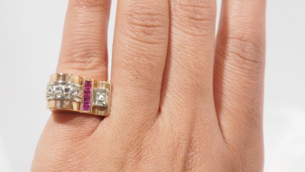 Tank Ring In Rosa, Pietre Rosse E Diamanti