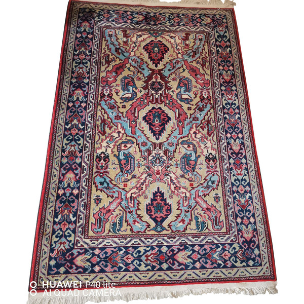 handmade wool rug from pakistan