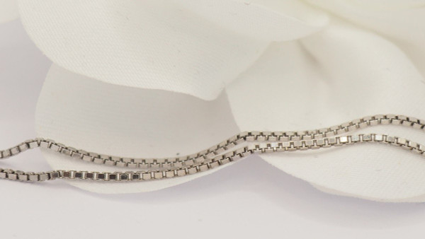 Collier Pendentif En Or Blanc Et Diamants