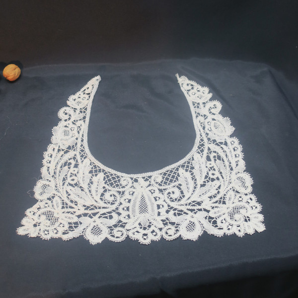 lace collars