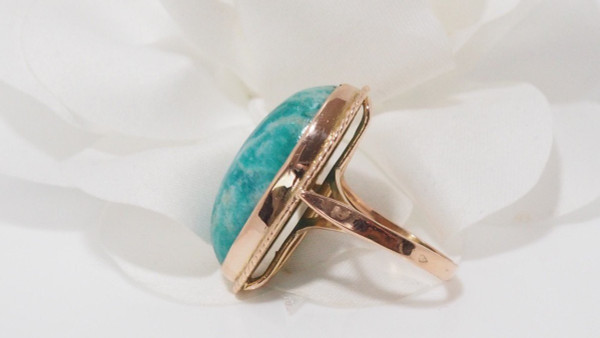 Vintage-Ring aus Gelbgold und Amazonitstein