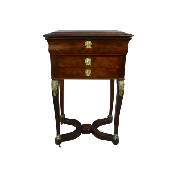 TABLE  En Acajou