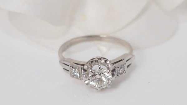 Anello Solitario In Platino E Diamanti
