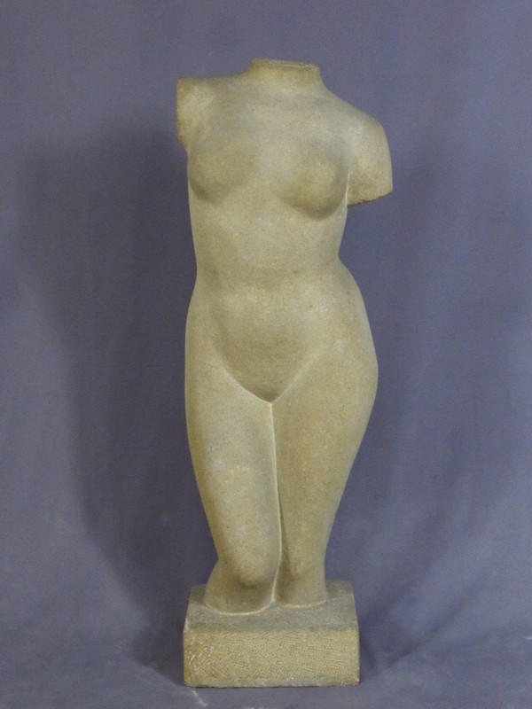 Scultura in pietra firmata Tajana André