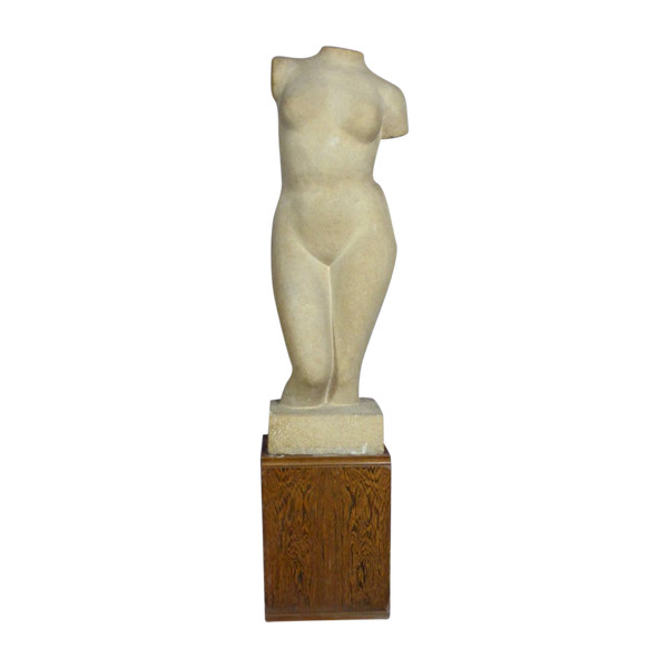 Scultura in pietra firmata Tajana André