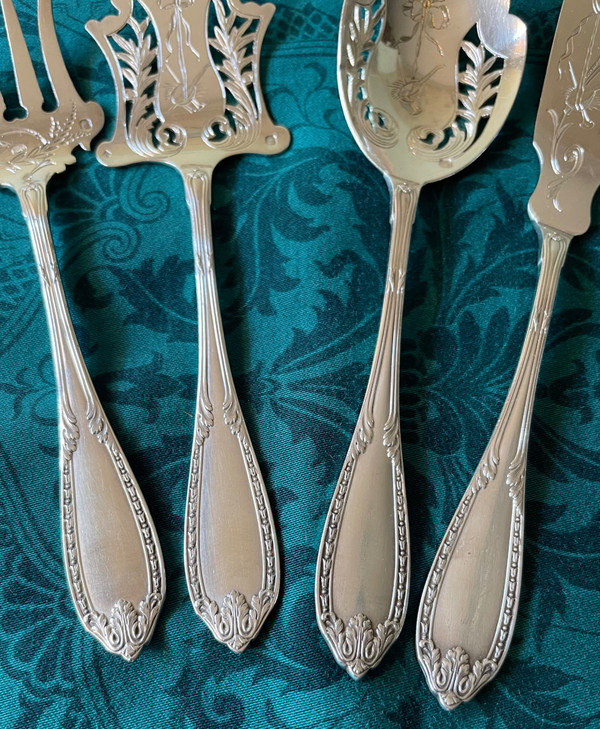 Appetizer cutlery.