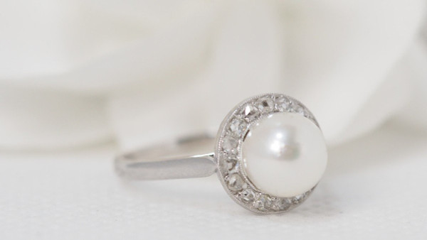 Bague En Or Gris, Perle De Culture Et Diamants