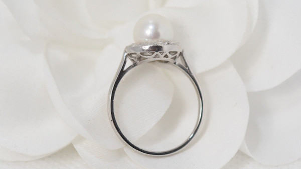 Bague En Or Gris, Perle De Culture Et Diamants