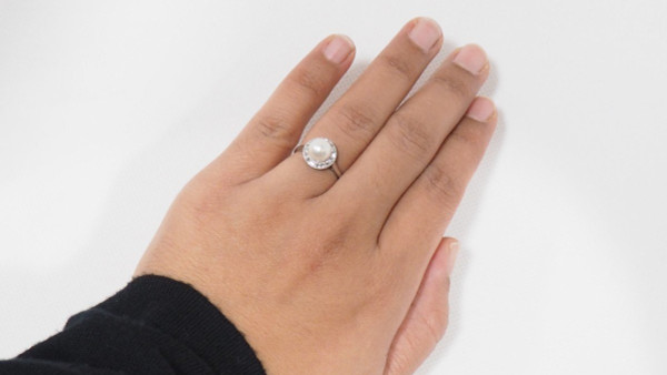 Bague En Or Gris, Perle De Culture Et Diamants