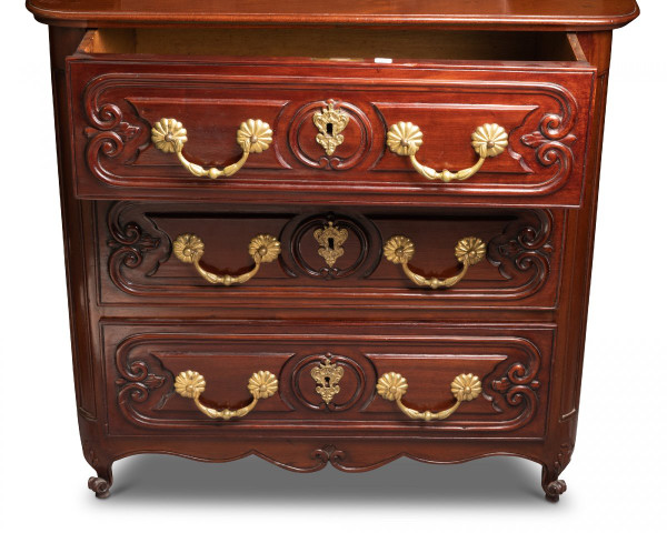 Petite Commode En Acajou, XVIIIe Siècle