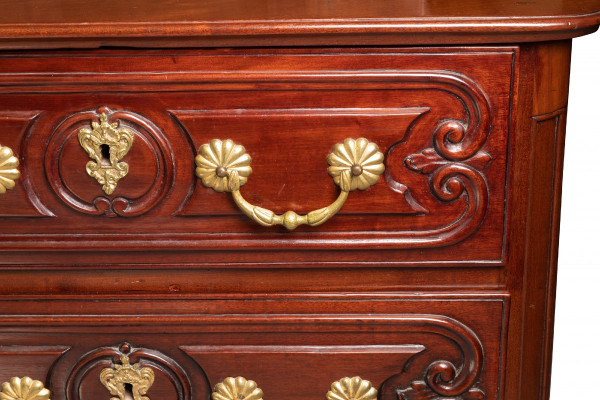 Petite Commode En Acajou, XVIIIe Siècle
