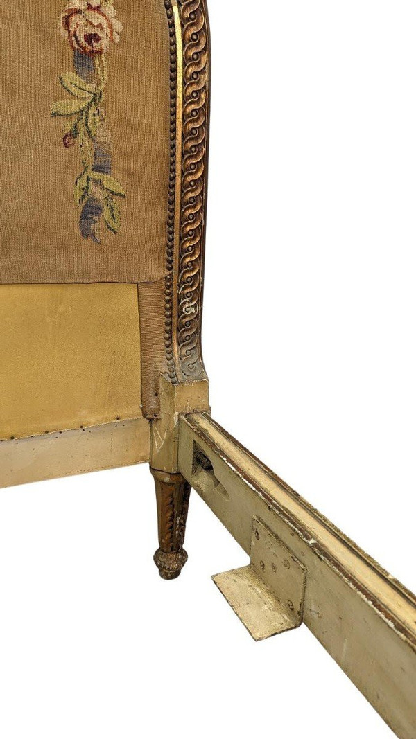 Lit De Style Louis XVI Laqué Et Doré Tapisserie Florale époque 1900