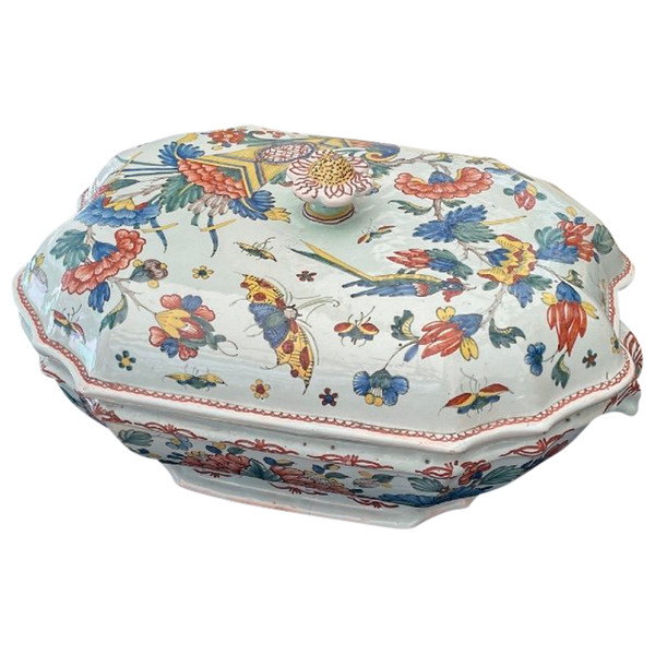 Terrine En Faïence De Rouen, XVIIIe Siècle