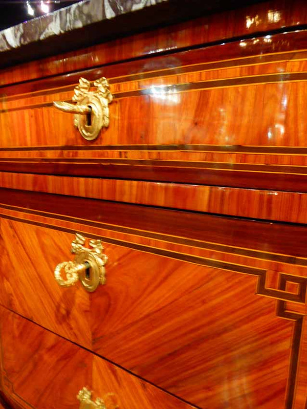 Commode Marqueterie Estampille De Birckle