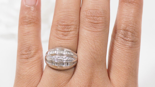 Bague Jonc En Or Gris Sertie De Diamants