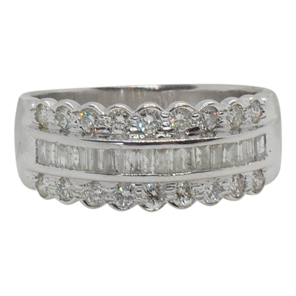 Bague Bandeau En Or Blanc Sertie De Diamants