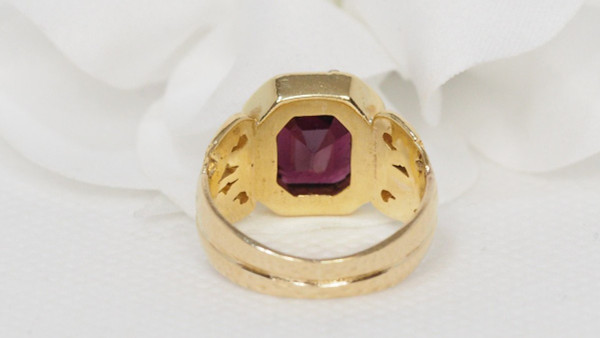 Bague En Or Jaune, Grenat  Et diamants taille rose