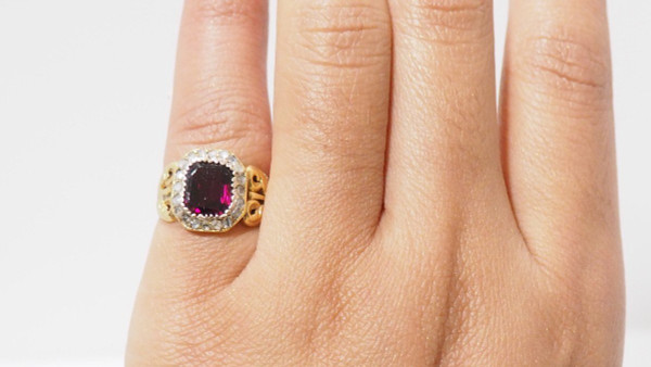 Bague En Or Jaune, Grenat  Et diamants taille rose