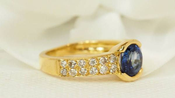 Bague En Or Jaune, Saphir De Ceylan Et Diamants