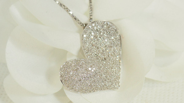 Collier Cœur En Or Blanc Et Diamants
